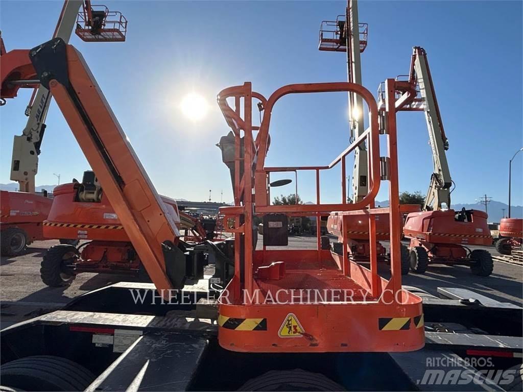 JLG 460SJ Karos emelők