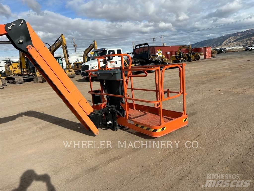 JLG 460SJ Karos emelők