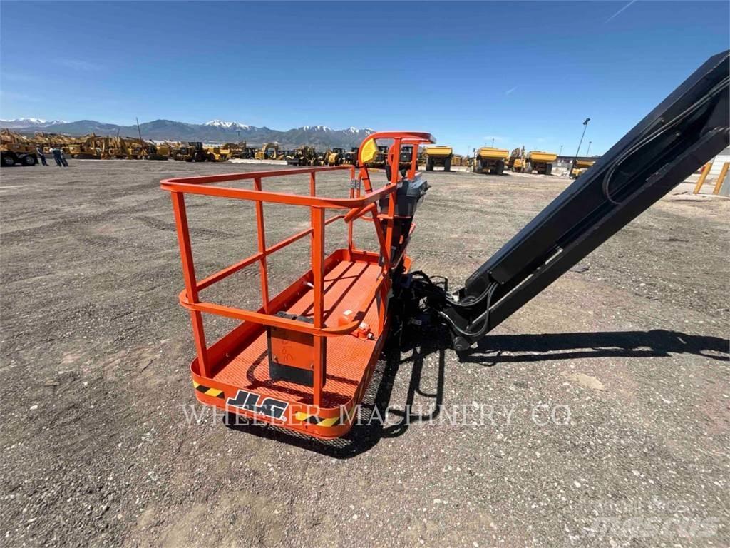 JLG 460SJ Karos emelők