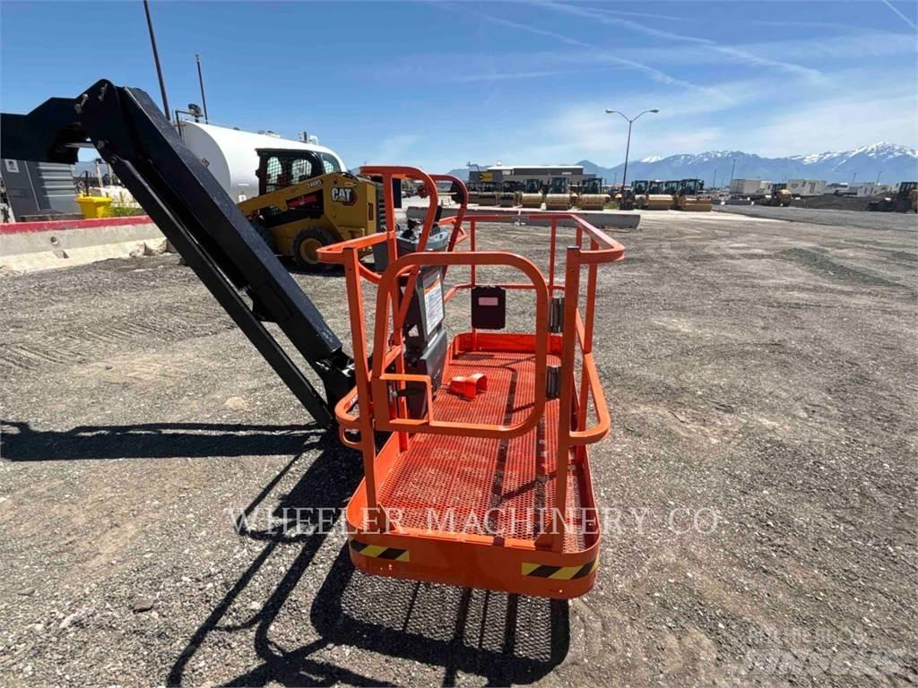 JLG 460SJ Karos emelők