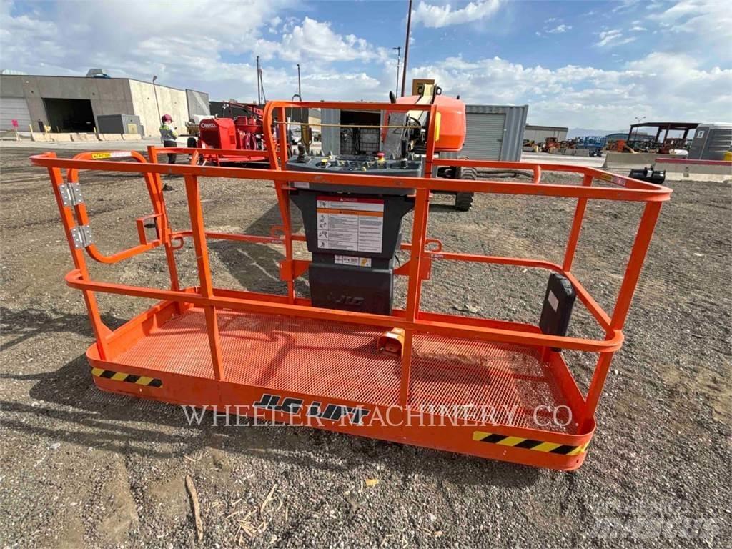 JLG 460SJ Karos emelők