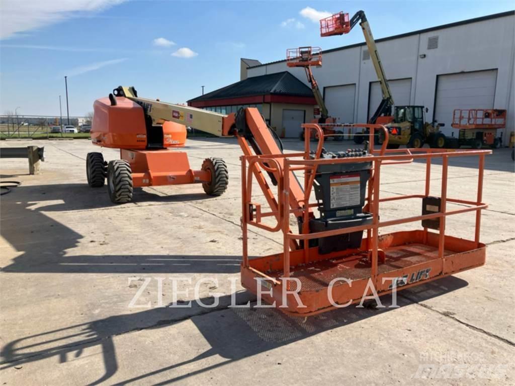 JLG 460SJ Karos emelők