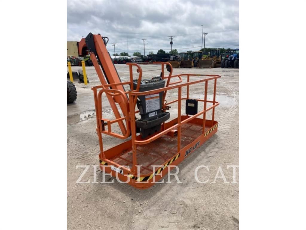 JLG 460SJ Karos emelők