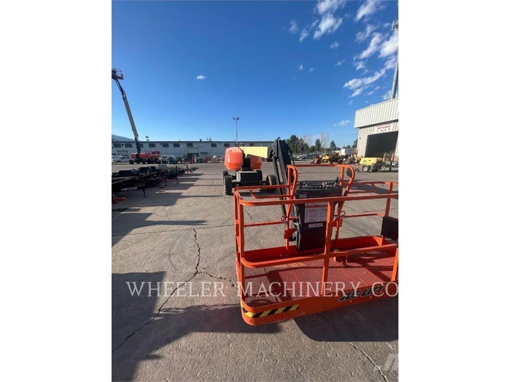 JLG 460SJ Karos emelők