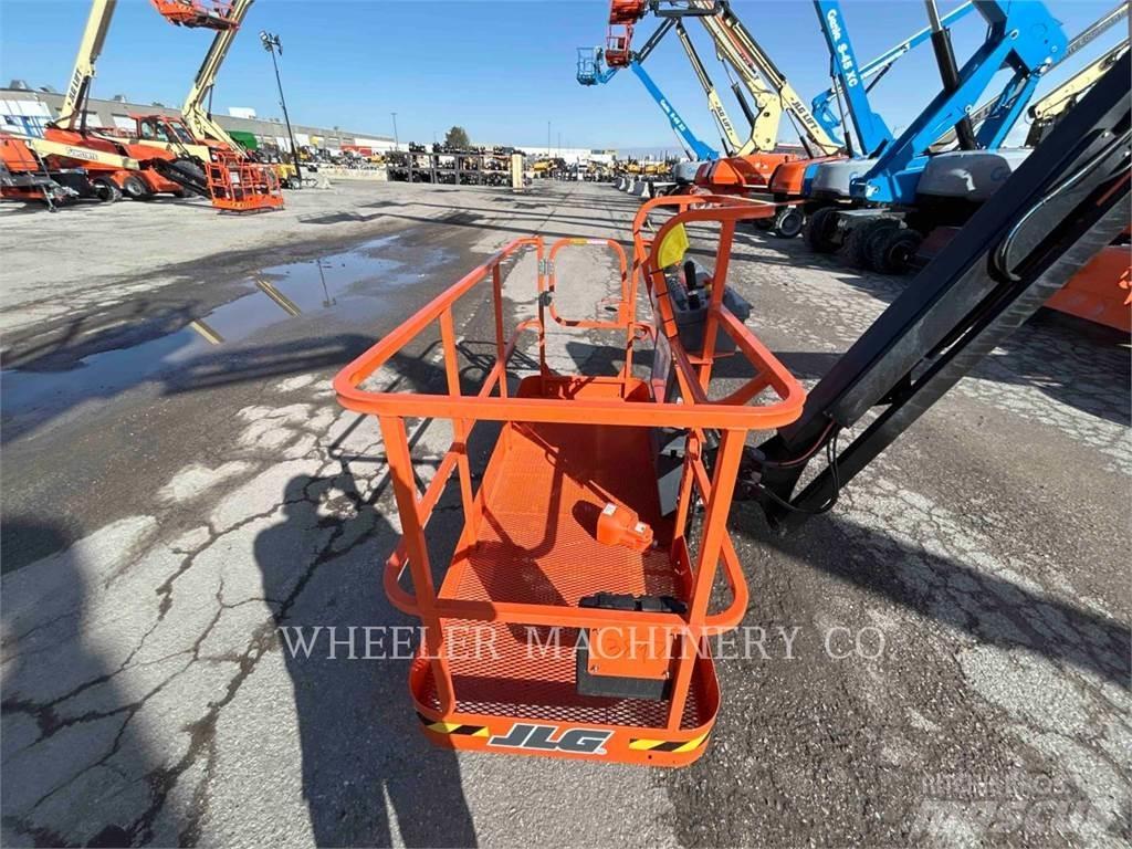 JLG 460SJ SP Karos emelők