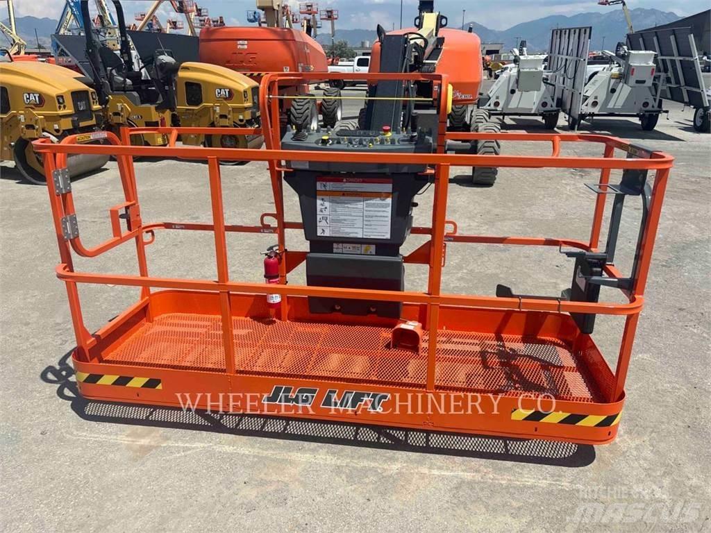 JLG 460SJ SP Karos emelők