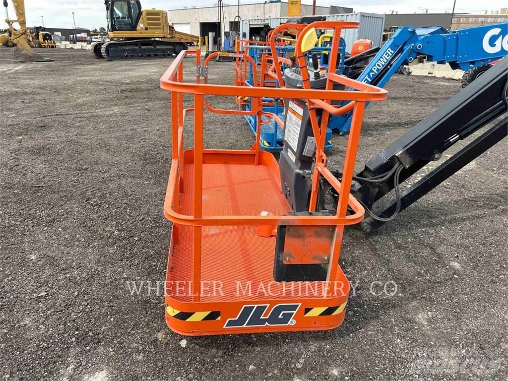 JLG 460SJ SP Karos emelők