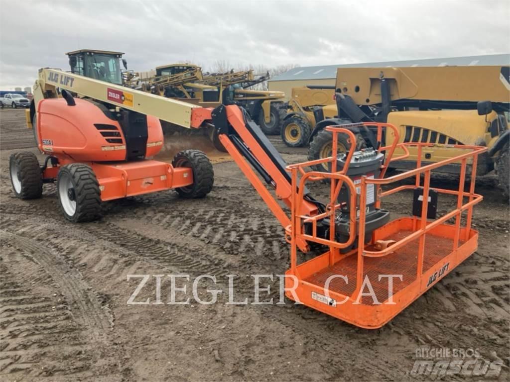 JLG 600AJ Karos emelők