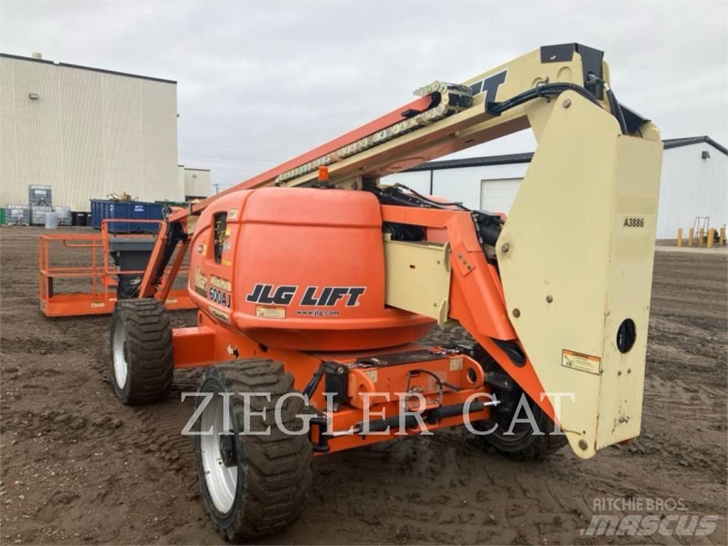 JLG 600AJ Karos emelők