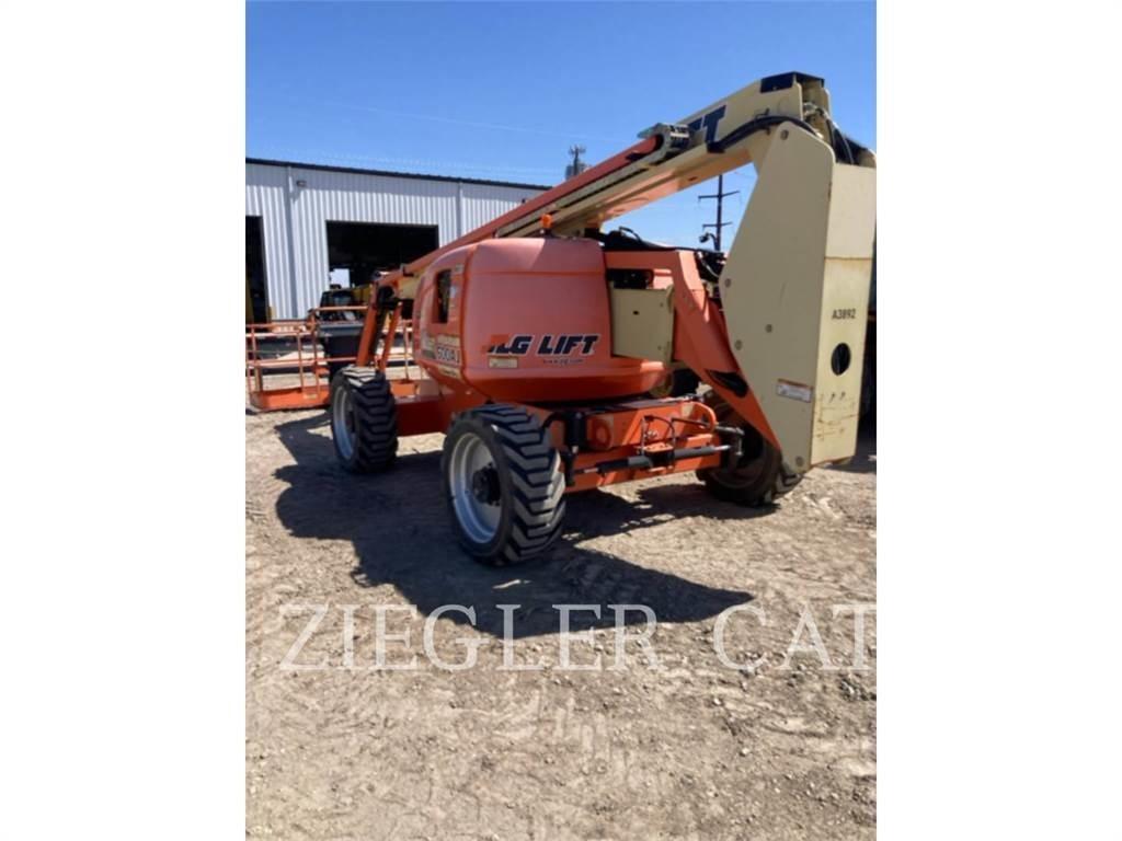 JLG 600AJ Karos emelők