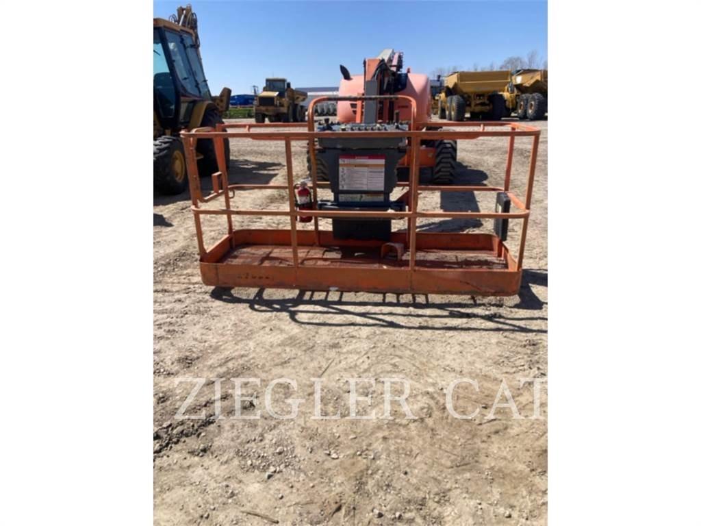JLG 600AJ Karos emelők