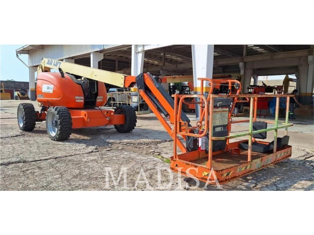 JLG 600AJ Karos emelők