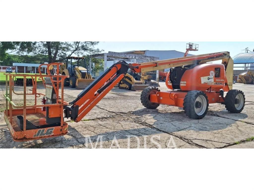 JLG 600AJ Karos emelők