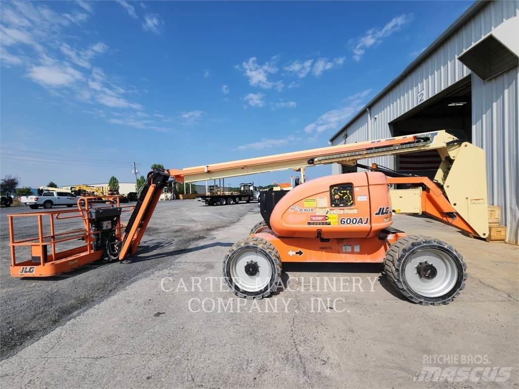 JLG 600AJ Karos emelők