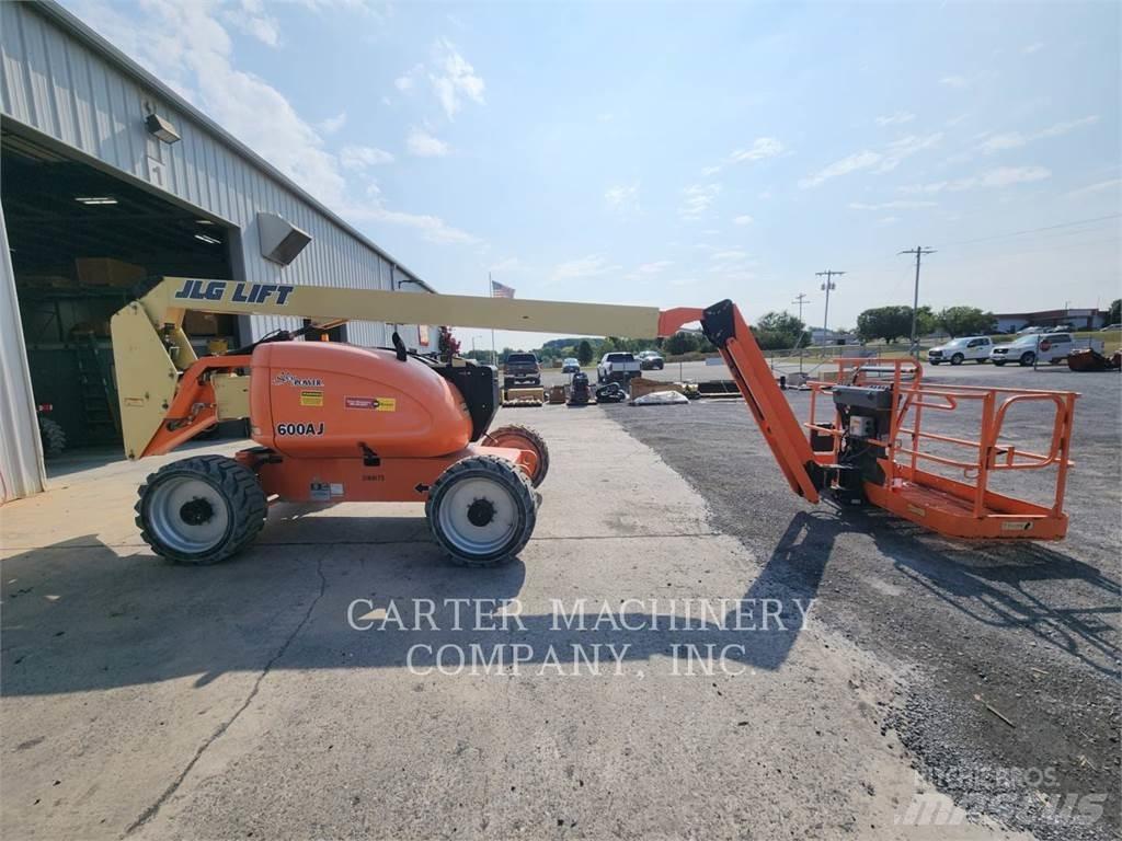 JLG 600AJ Karos emelők