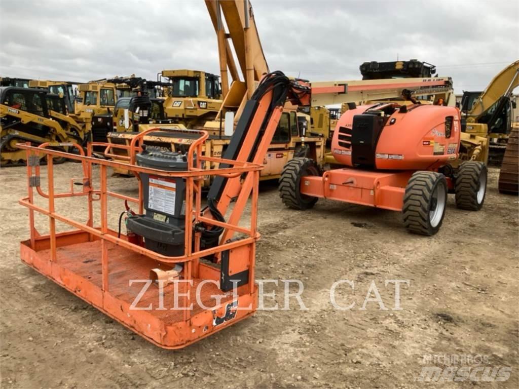 JLG 600AJ Karos emelők