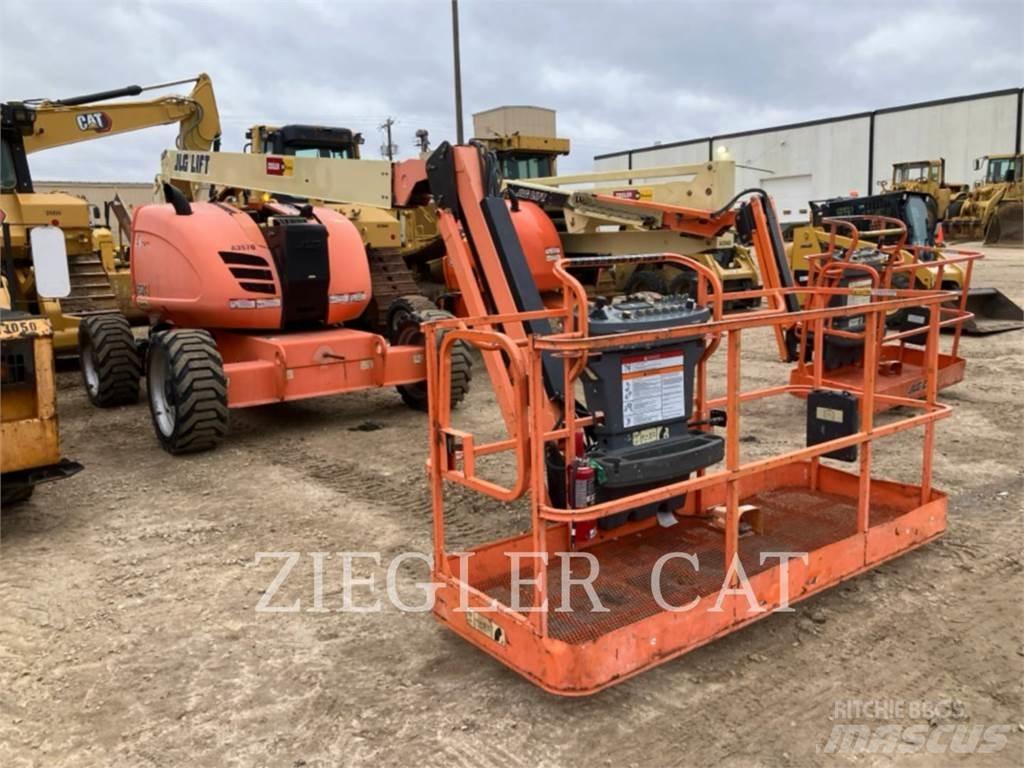 JLG 600AJ Karos emelők