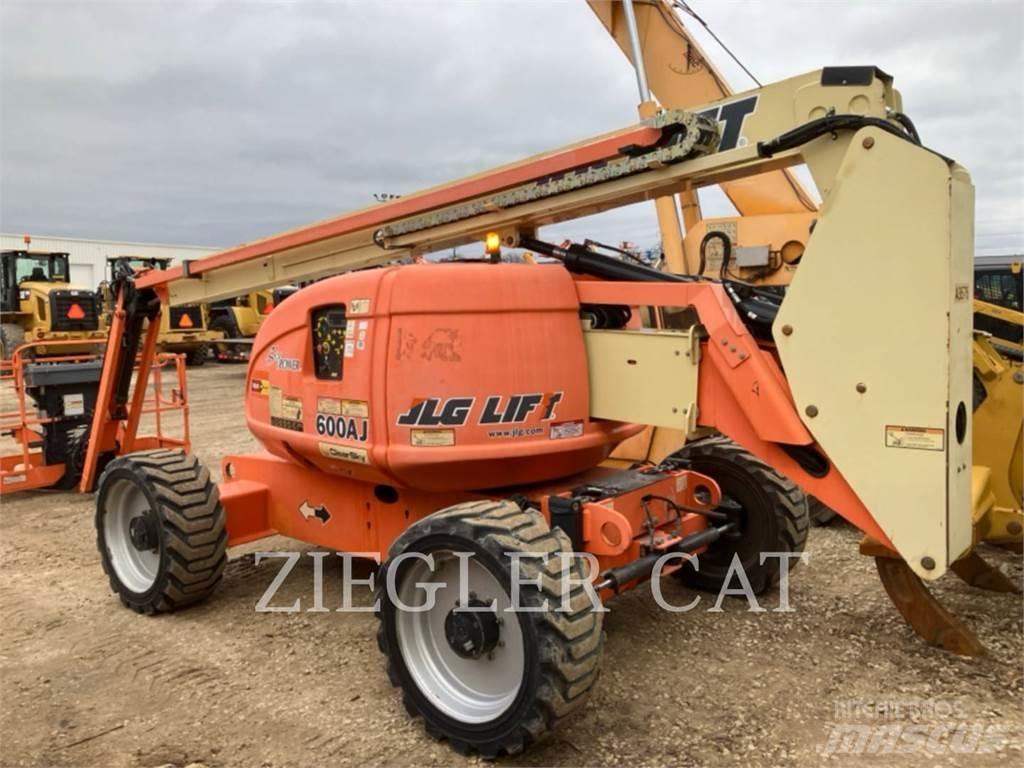 JLG 600AJ Karos emelők