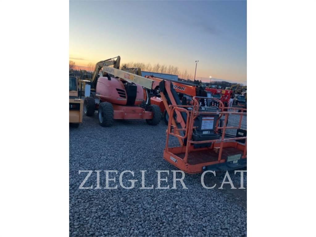JLG 600AJ Karos emelők