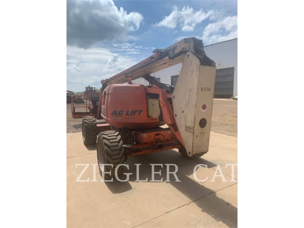 JLG 600AJ Karos emelők