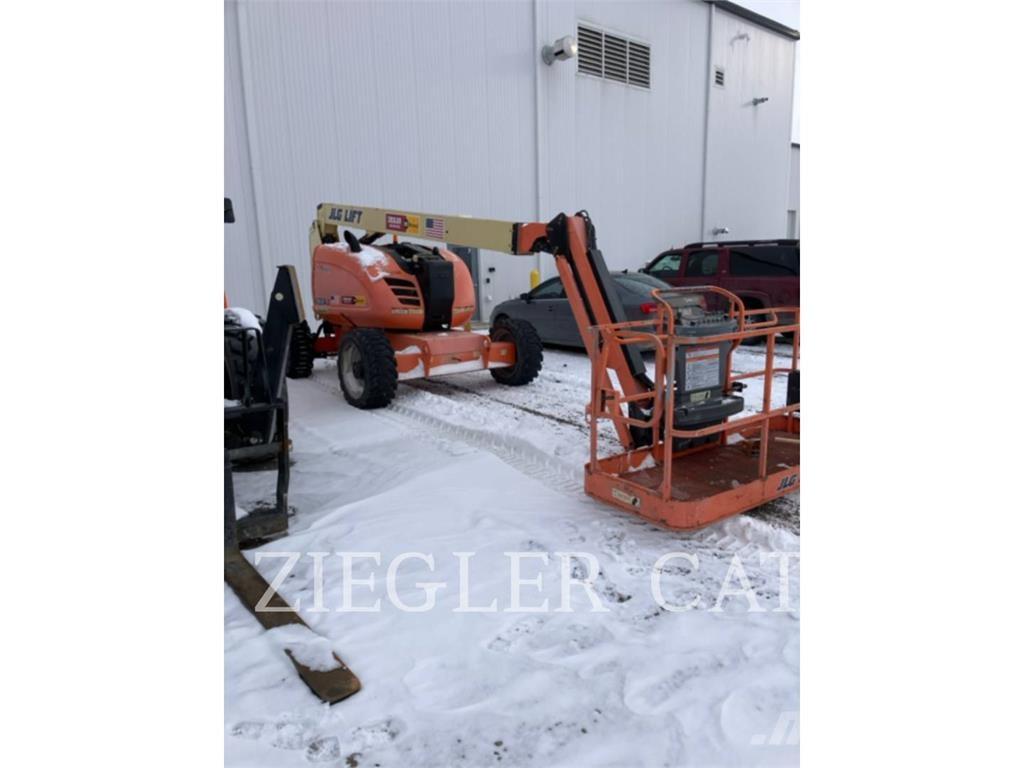 JLG 600AJ Karos emelők