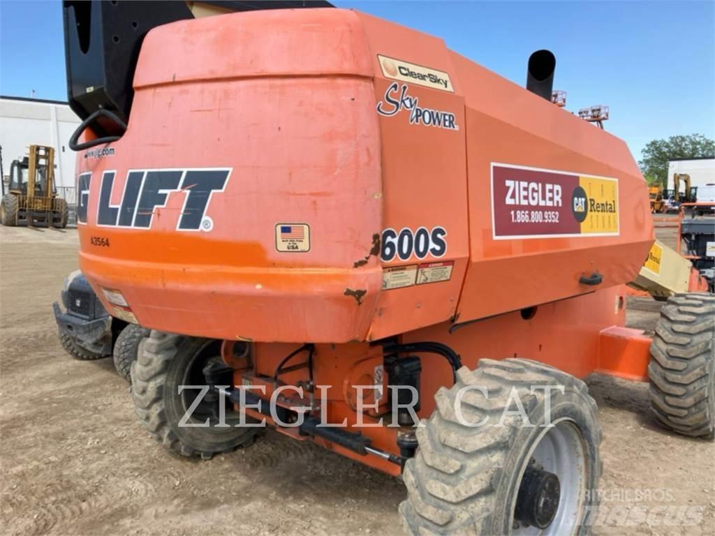 JLG 600S Karos emelők