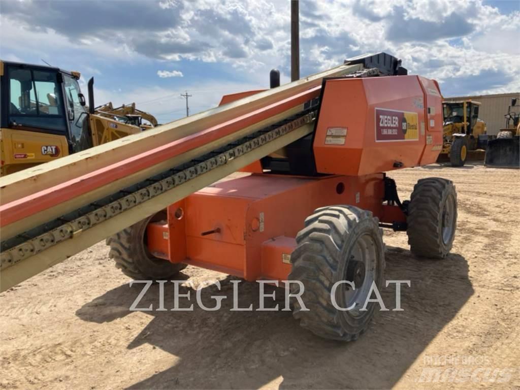 JLG 600S Karos emelők