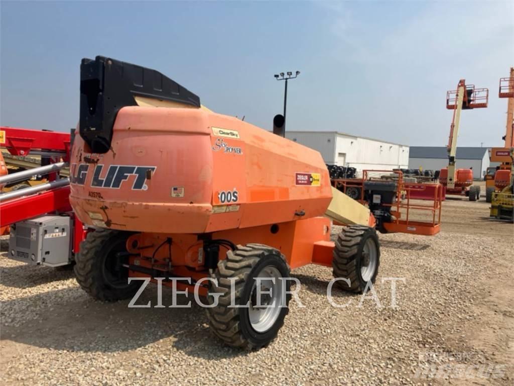 JLG 600S Karos emelők