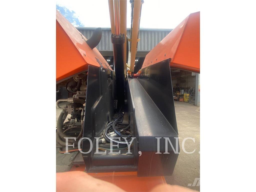 JLG 600S Karos emelők