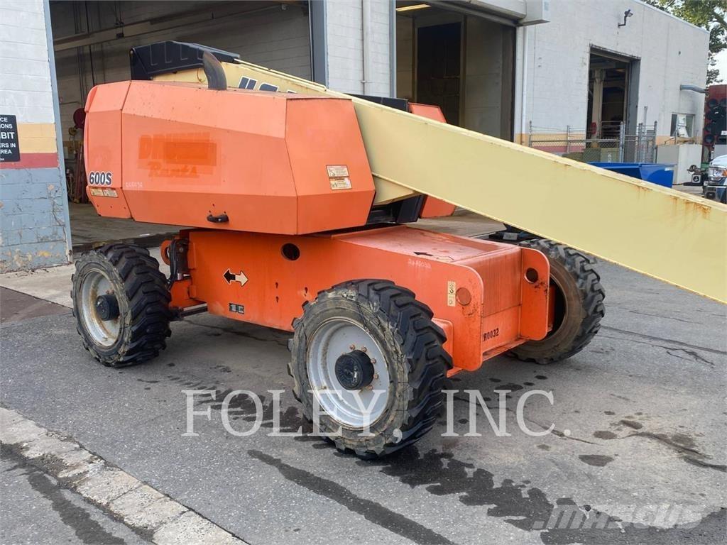JLG 600S Karos emelők
