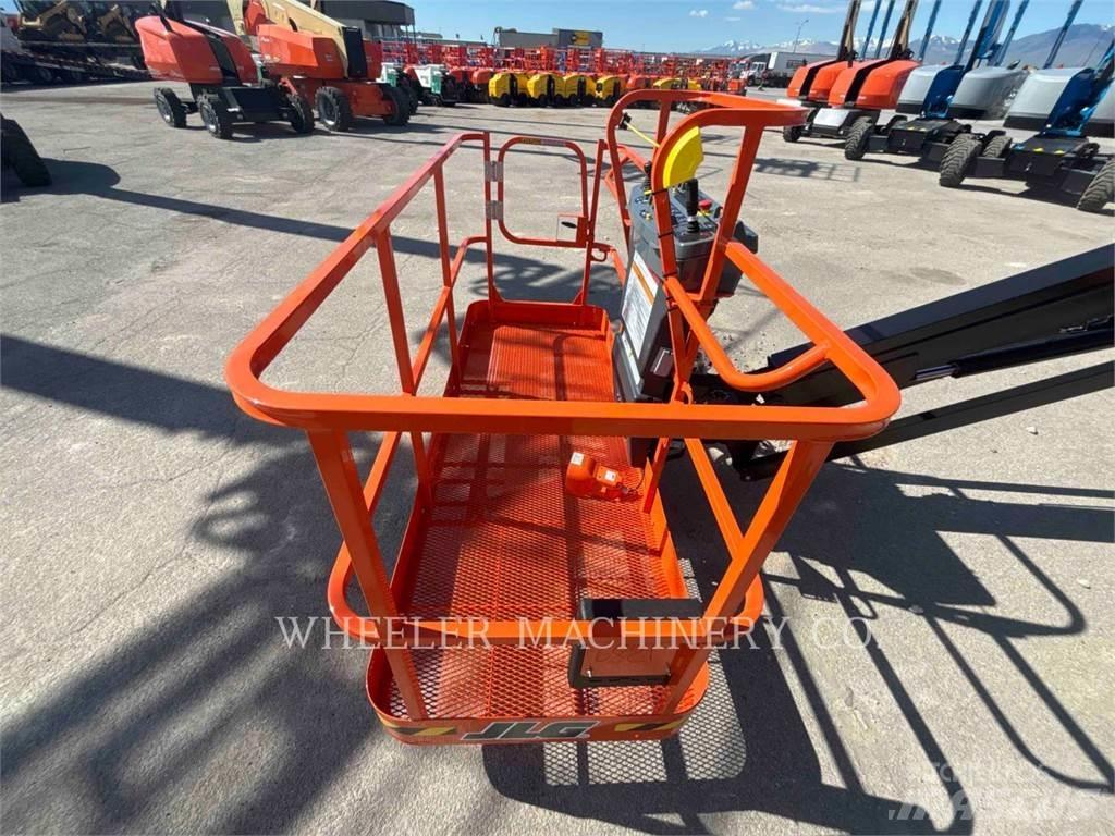 JLG 660SJ Karos emelők