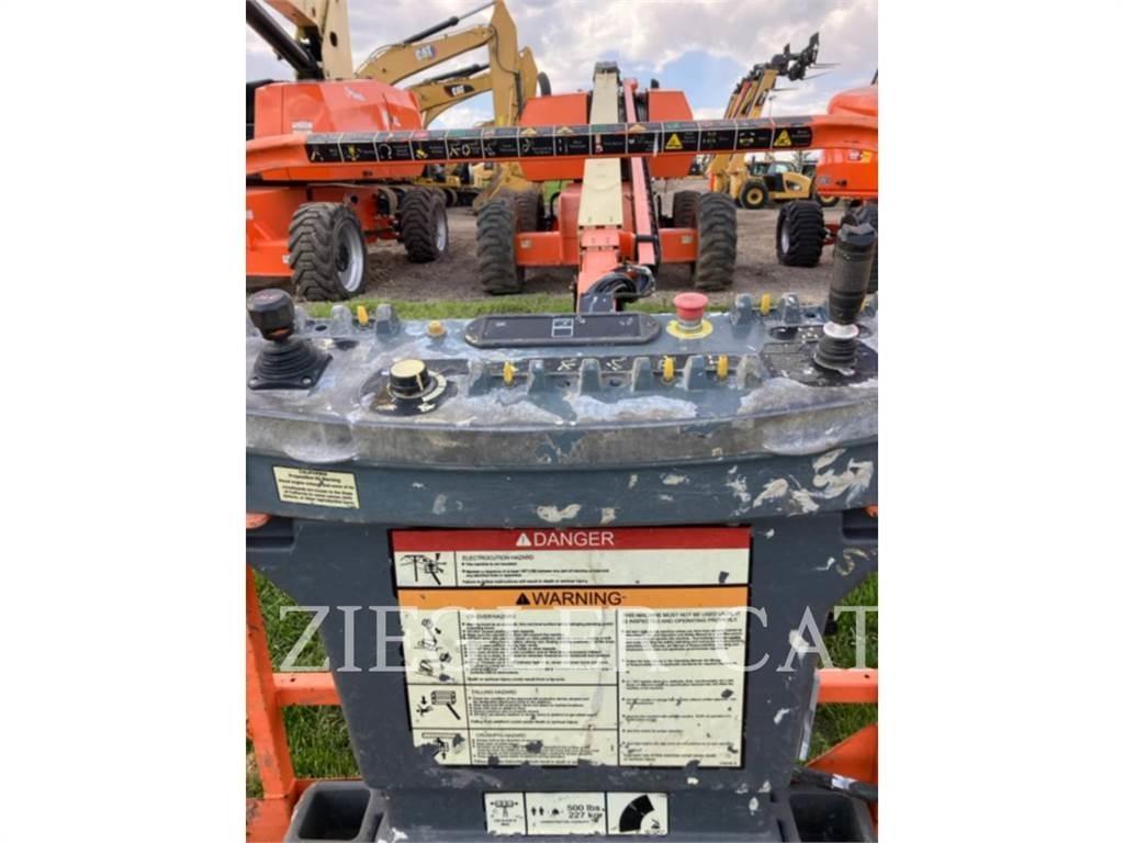 JLG 660SJ Karos emelők
