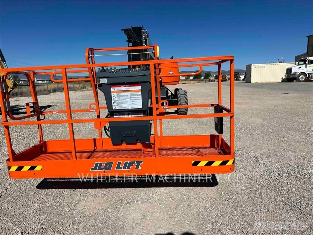 JLG 660SJ Karos emelők