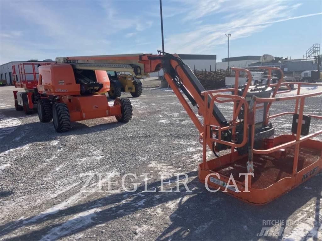 JLG 660SJ Karos emelők