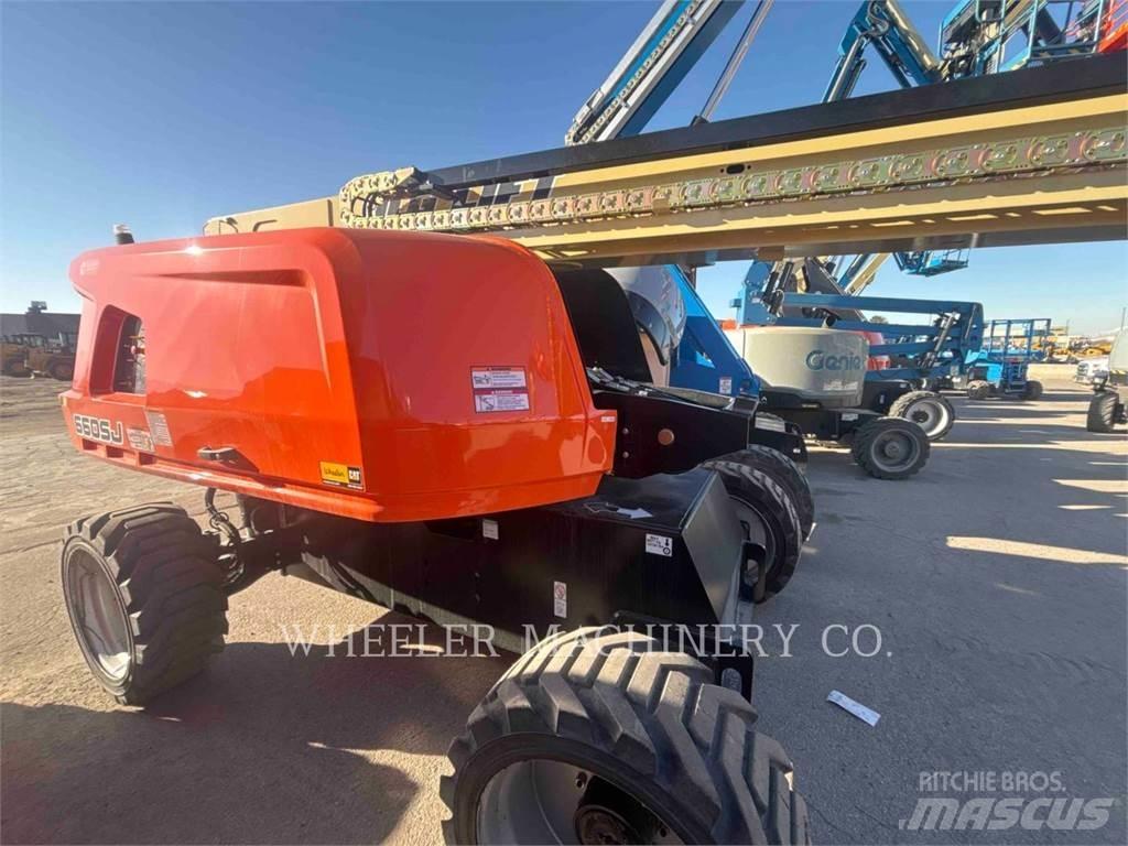 JLG 660SJ Karos emelők