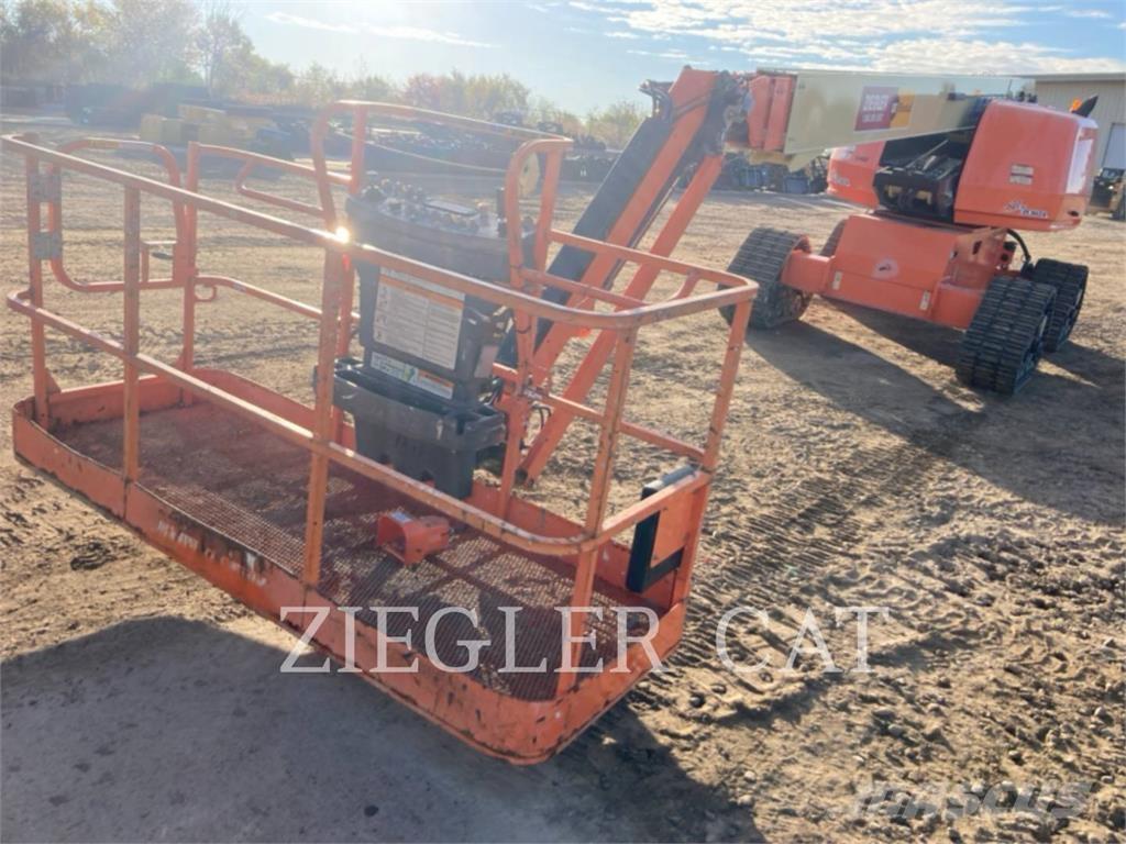 JLG 660SJ Karos emelők