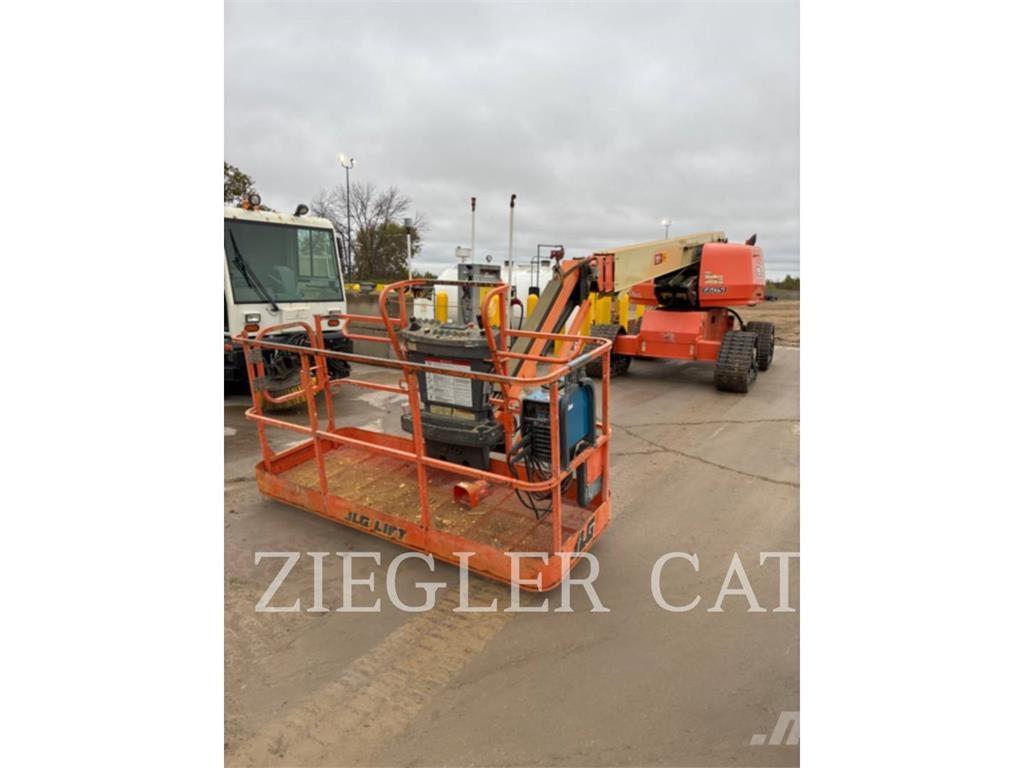 JLG 660SJ Karos emelők