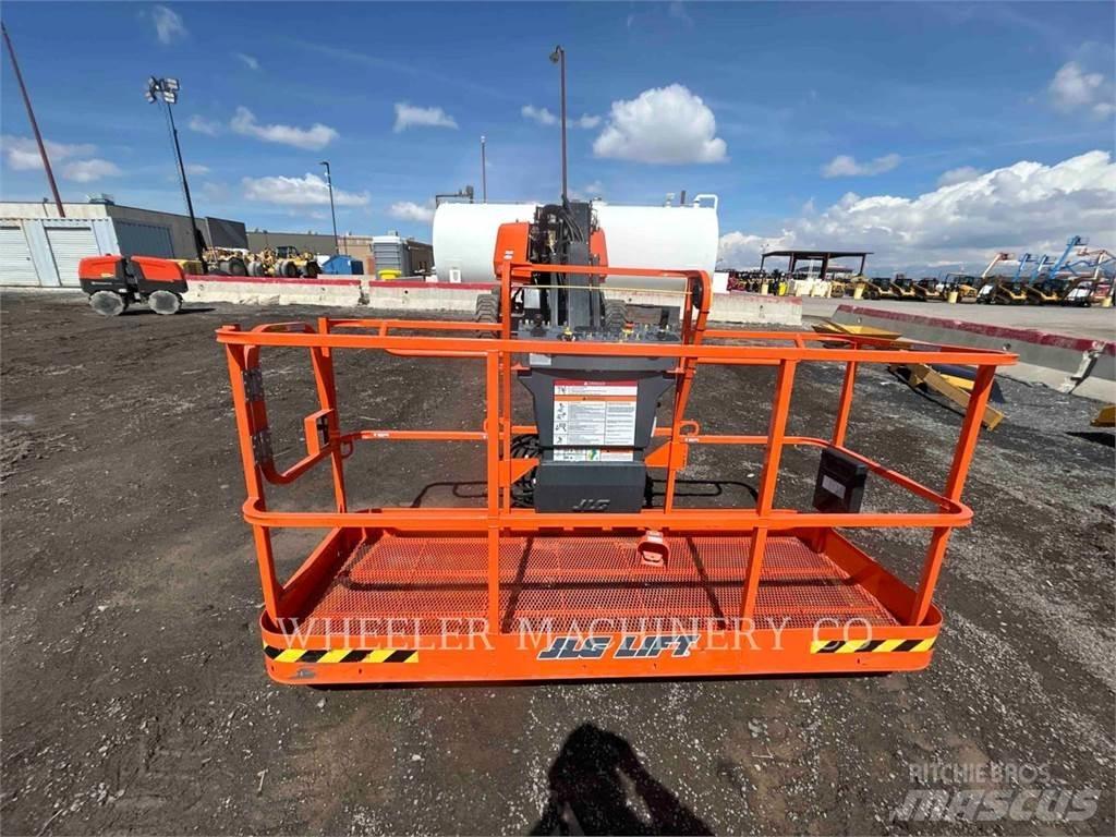 JLG 660SJ SP Karos emelők