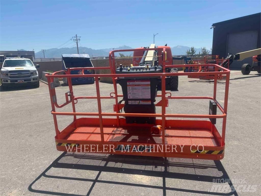 JLG 660SJ SP Karos emelők