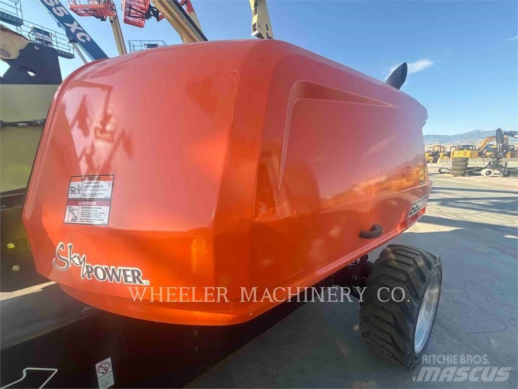 JLG 660SJ SP Karos emelők