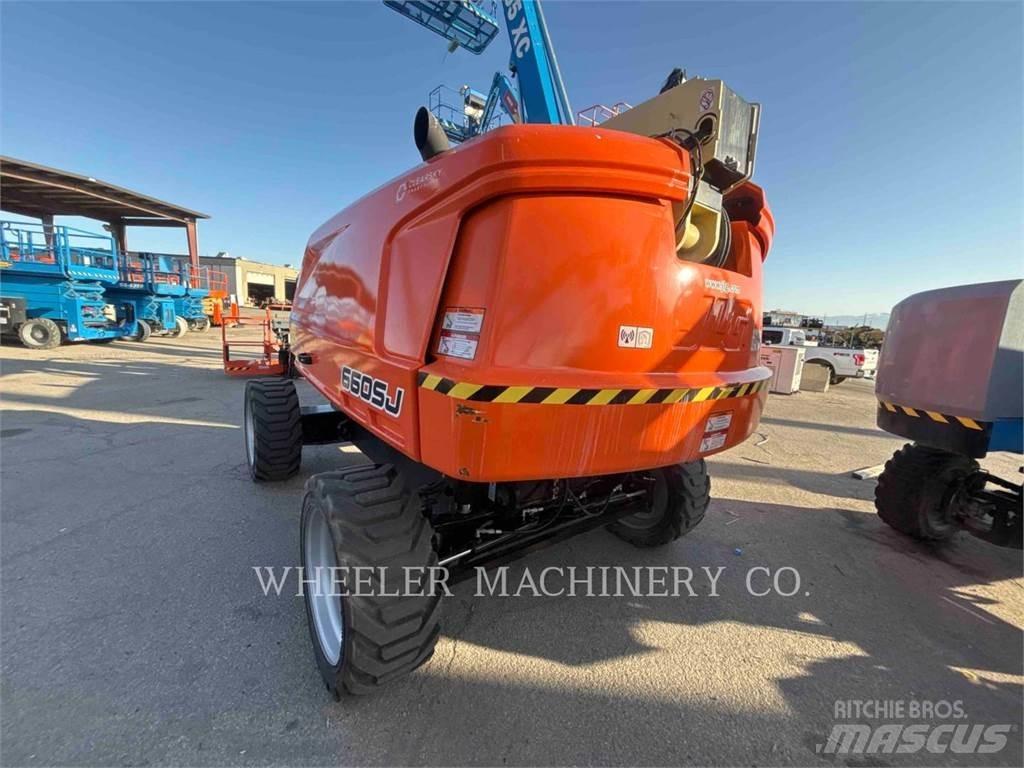JLG 660SJ SP Karos emelők
