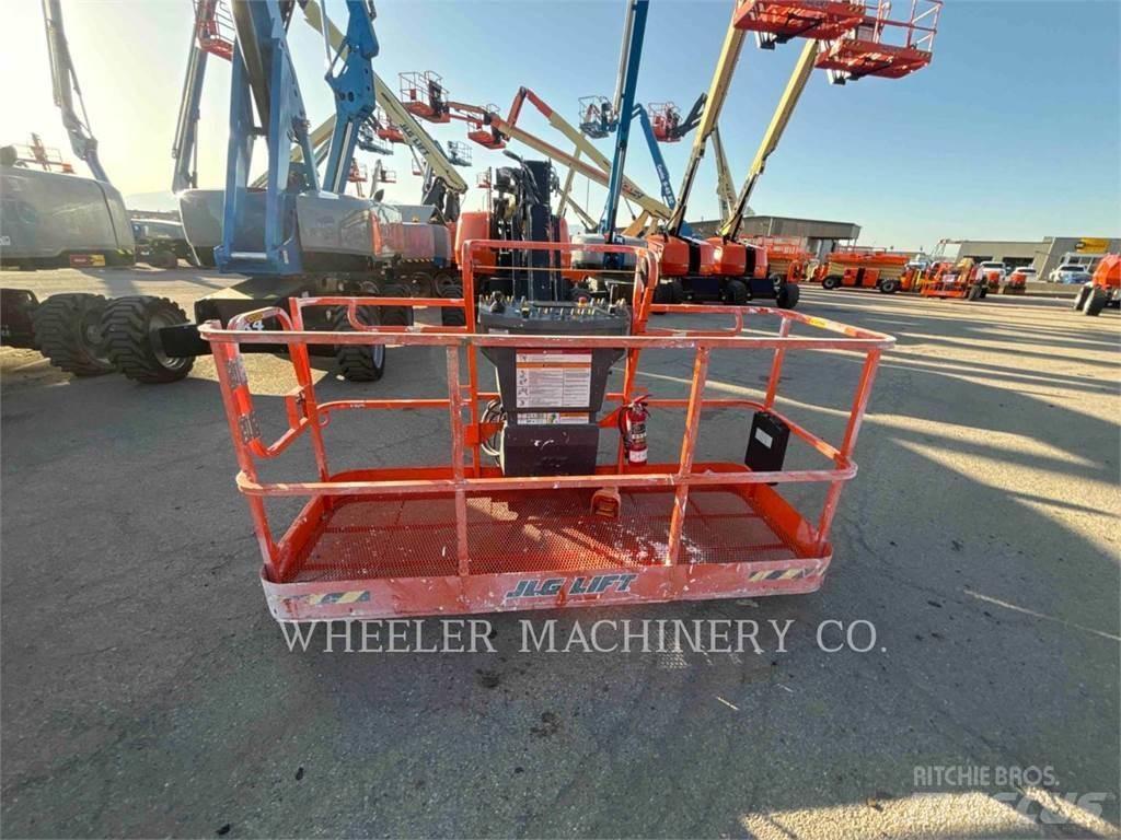 JLG 660SJ SP Karos emelők