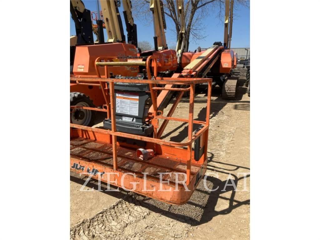 JLG 660SJC Karos emelők