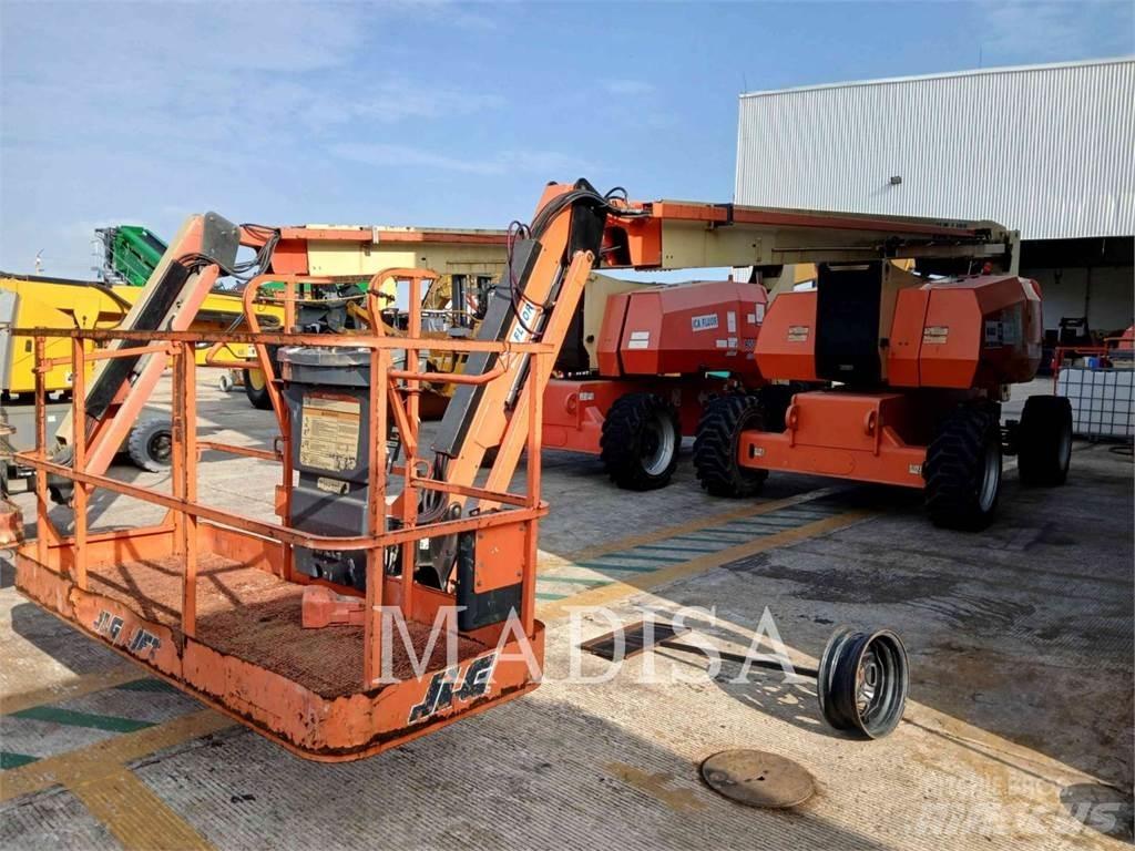 JLG 800 AJ Karos emelők