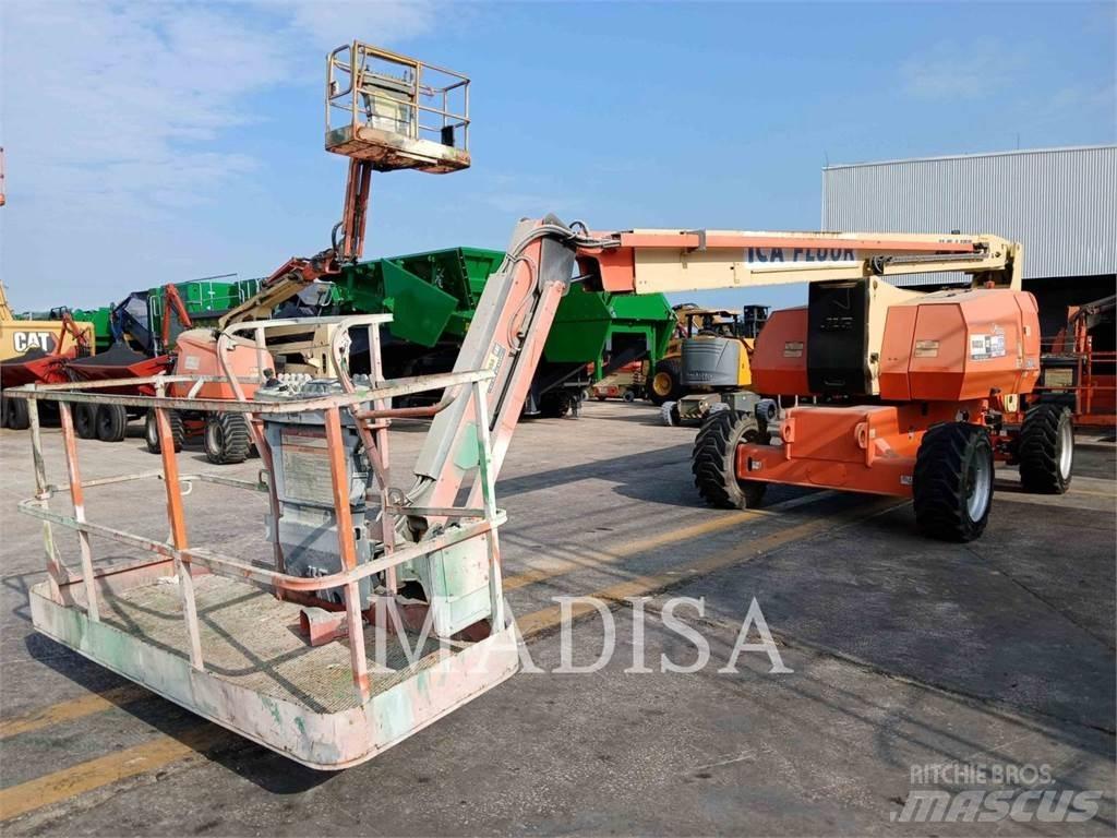 JLG 800 AJ Karos emelők