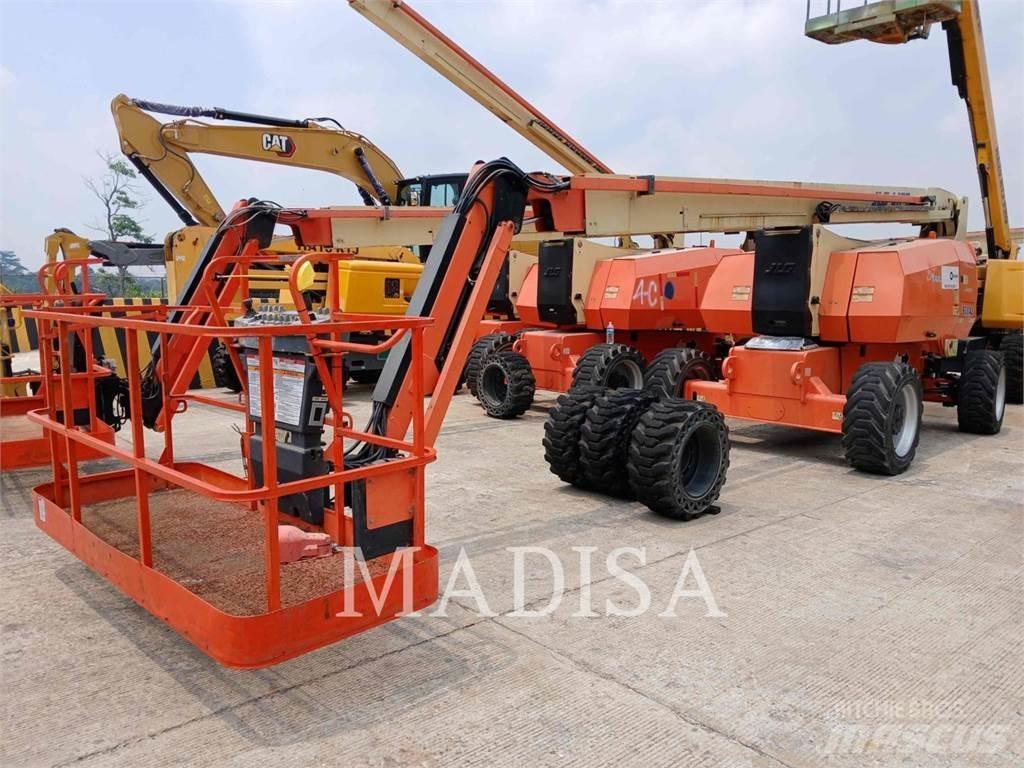 JLG 800 AJ Karos emelők
