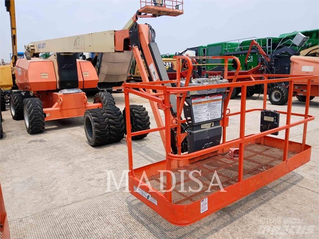 JLG 800 AJ Karos emelők