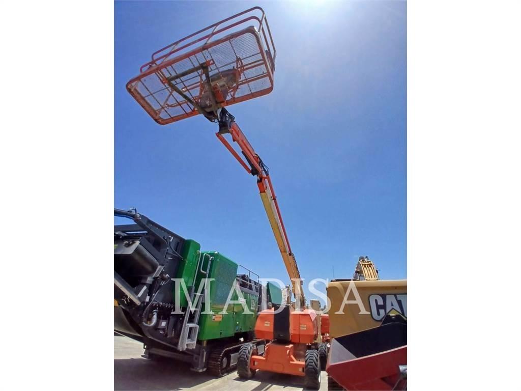 JLG 800 AJ Karos emelők