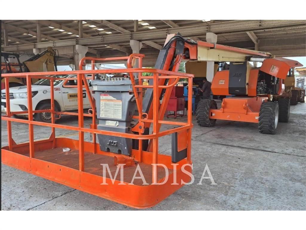 JLG 800 AJ Karos emelők