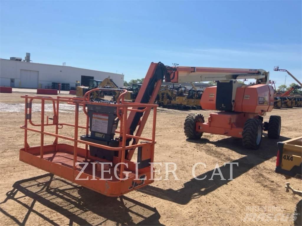 JLG 800AJ Karos emelők